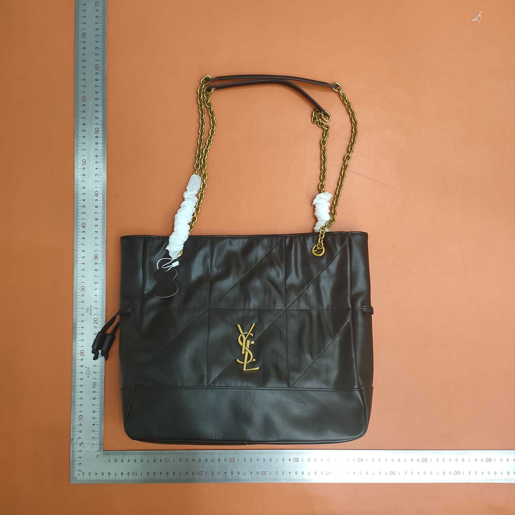 Autumn 2024, full-capacity tweaked one-shoulder-chained bag