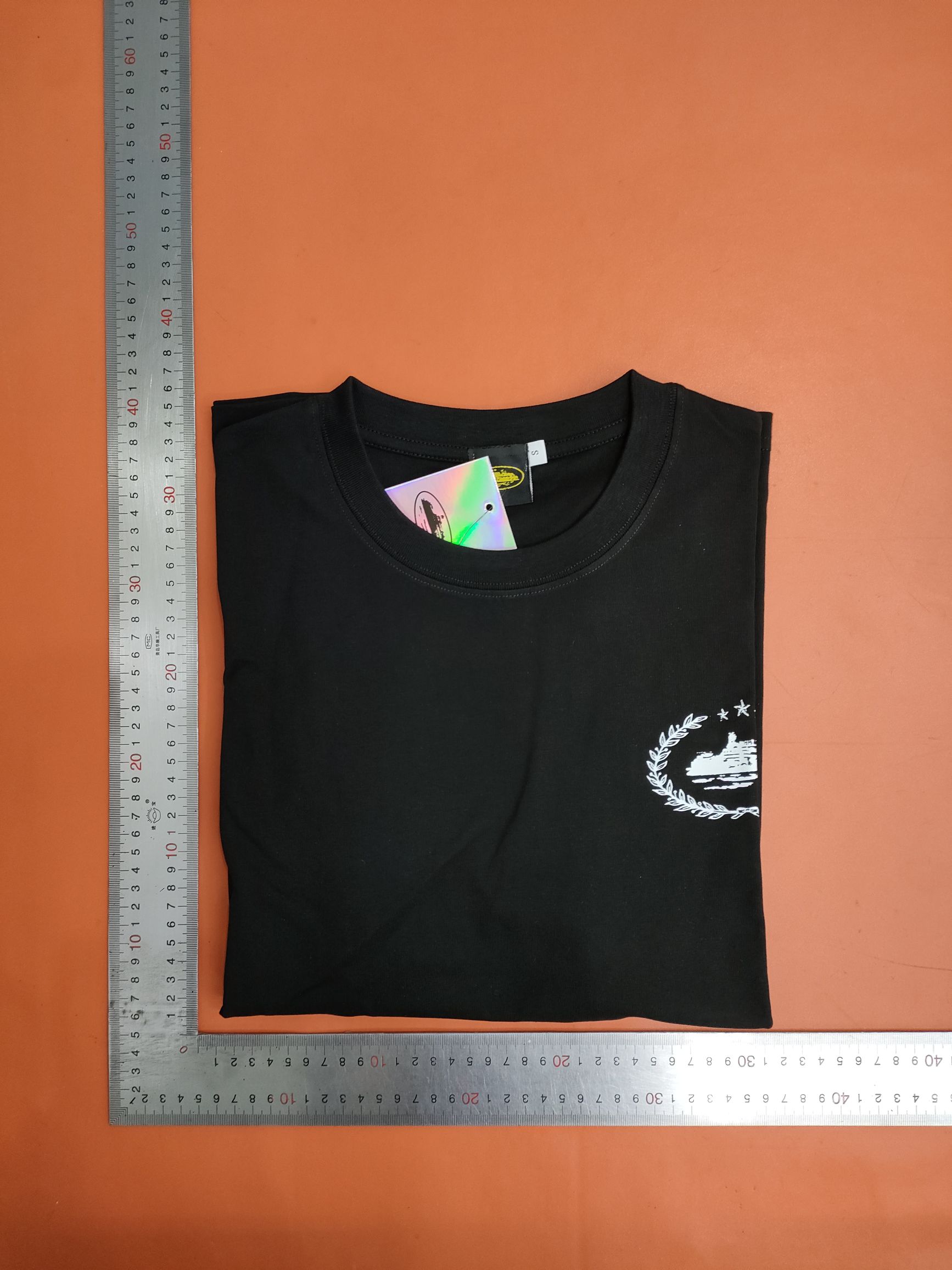 Corteiz Devil Island honeybees with short-sleeved t-shirts for men and women on the streets of t-shirts