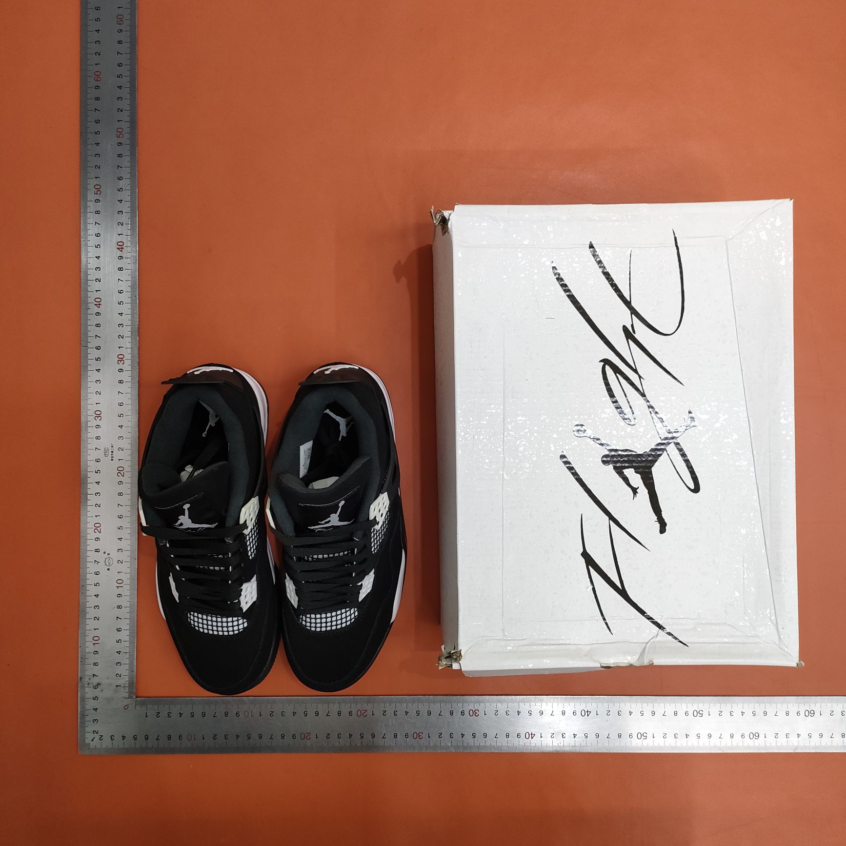 A high-quality version of Mr. Joe's white-shoe-cement electric schoolboys trained in basketball basketball basketball for couples' shoes.