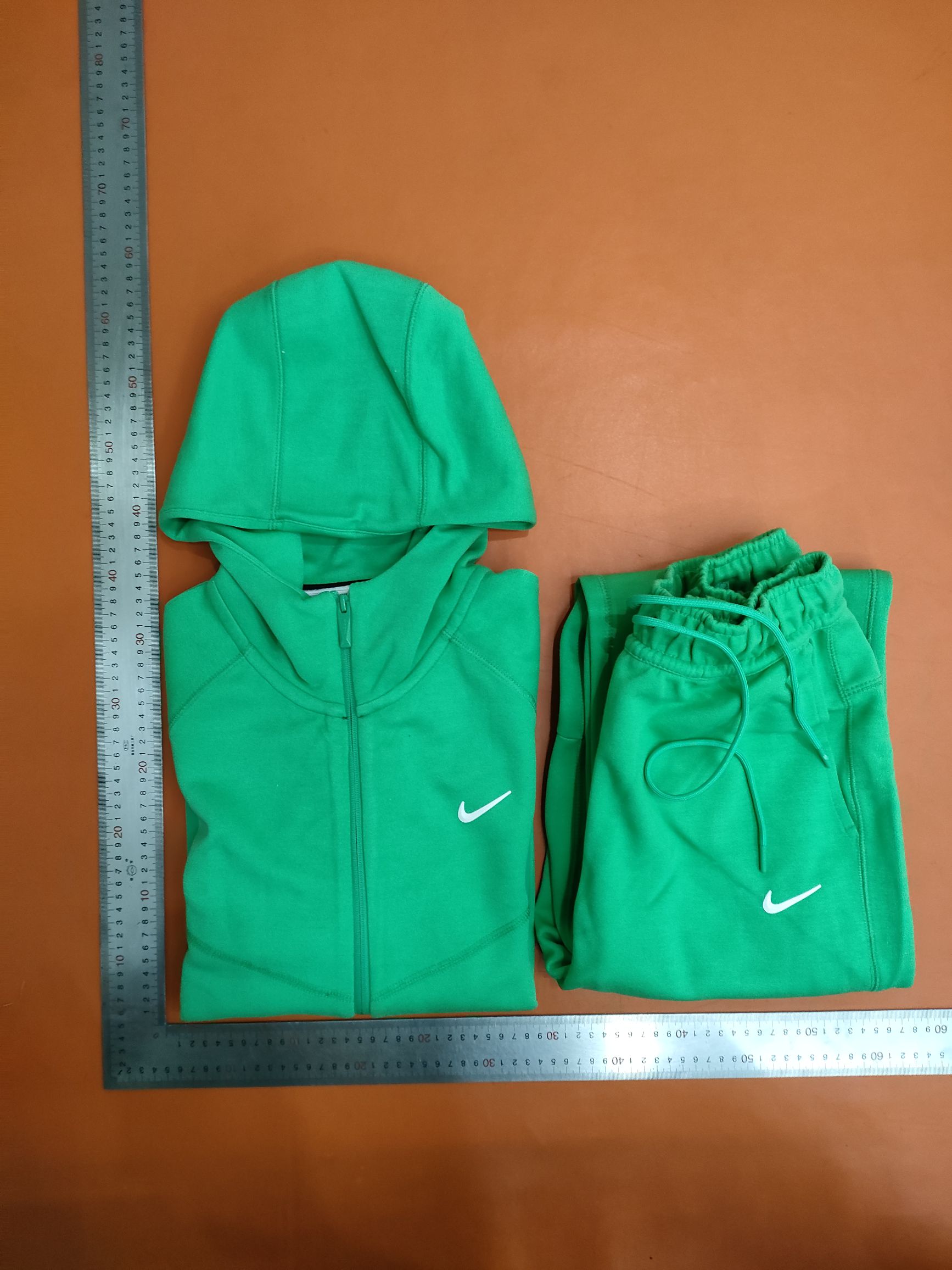 A new 24-year spring-and-autumn sports air cap jacket and pants suit 454 and 461