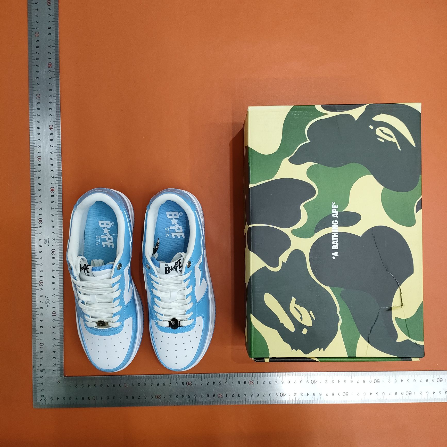 Wholesale BAPESTA, a group of Manwe-Hand-Hand-Hand-Hand-Standing Men and Women Shoes FD38937802