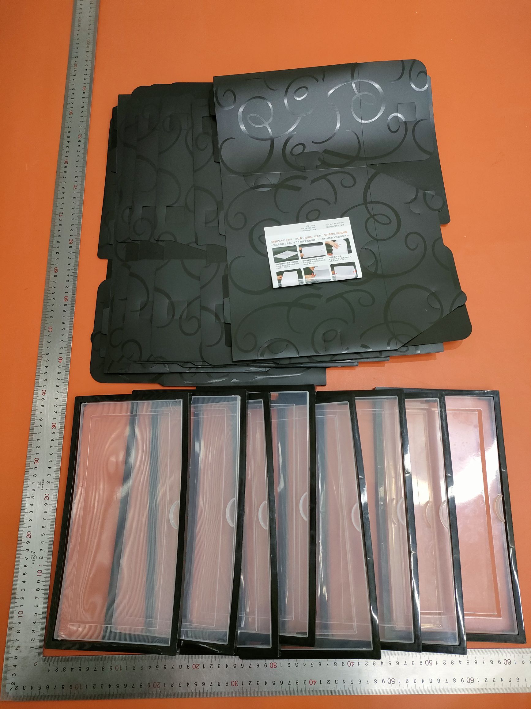 AJ box with thicker shoes contains a box with transparent pressure on high-shoes and a box with space-saving plastic lockers.