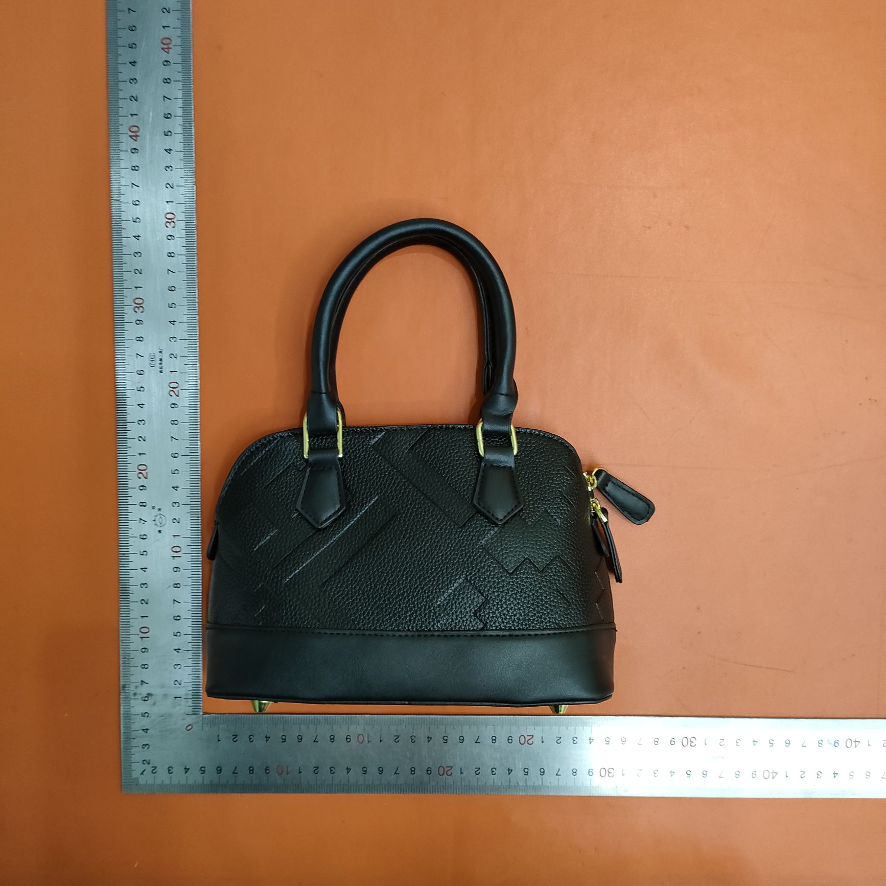 A new handbag for women under armpits, and a single-shoulder-slip-slip-slip-slip-slip-slip-slip-slip-slip-slip.